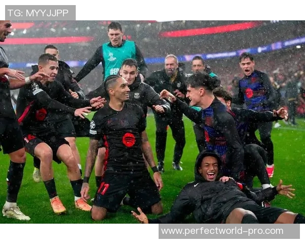 巴萨友谊赛大胜本菲卡乌龙球引发全场狂欢与十大精彩进球回顾