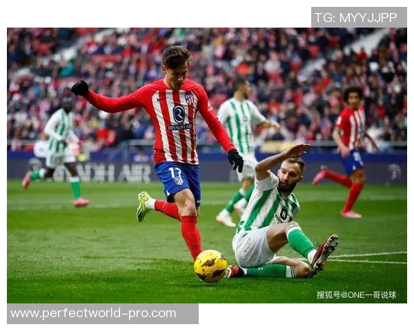 欧联杯精彩对决马竞与利物浦激战成和绝杀瞬间引发全场狂欢 欧联杯精彩对决马竞与利物浦激战成和绝杀瞬间引发全场狂欢