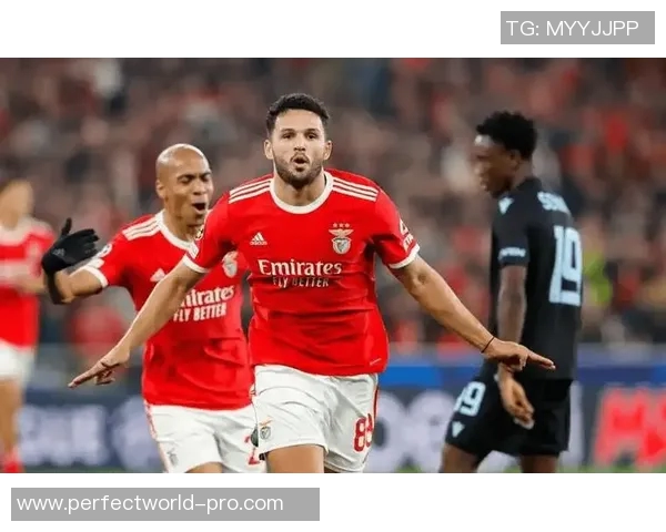 世界杯曼联与本菲卡激战成平局全场数据解析引发热议