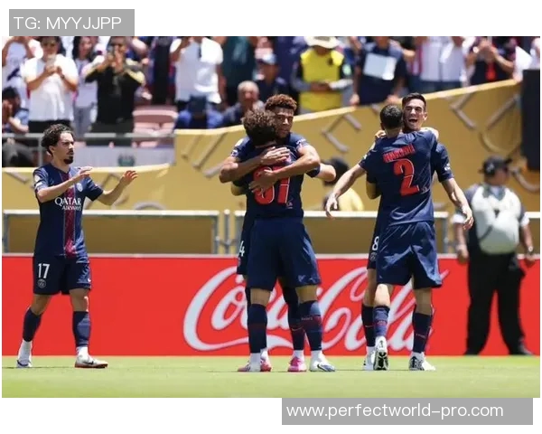 巴黎圣日耳曼大胜马竞5-1帽子戏法引发争议判罚全场沸腾