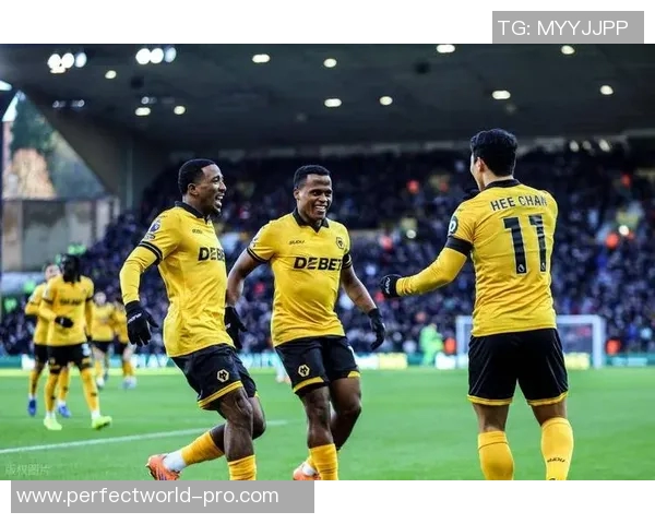 英超赛场惊现冷门AC米兰以3-0战胜莱比锡引发全场震动