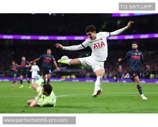 足总杯精彩对决曼城大胜热刺晋级引爆全场激情