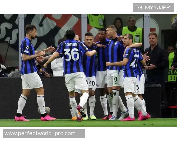 欧冠激战：AC米兰3-2逆转那不勒斯帽子戏法点燃全场激情