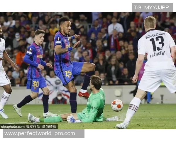 欧联杯惊天冷门拜仁3-0力克巴萨补时进球点燃全场激情 欧联杯惊天冷门拜仁3-0力克巴萨补时进球点燃全场激情