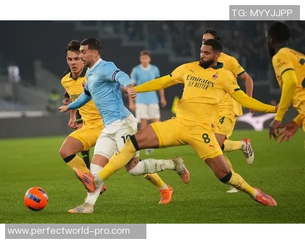 世界杯精彩对决AC米兰以1-0战胜切尔西神奇扑救引发全场狂欢